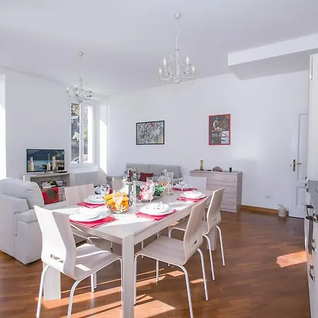 Larius Balcone Appartement *